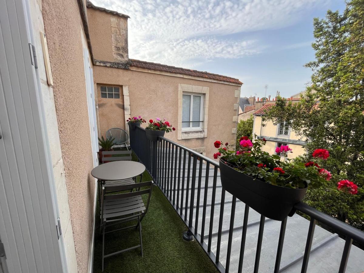 • Bel Appartement - Centre Historique De Поатие Екстериор снимка